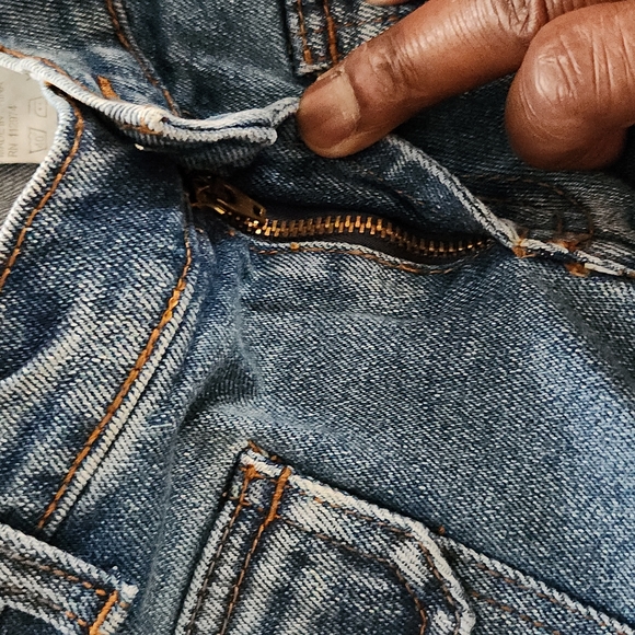 IMPERIAL COURT CANADA RELAXEDWASHED JEAN. SIZE 9/10 - Picture 7 of 8